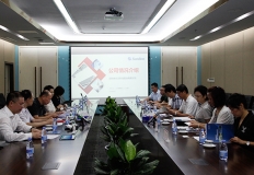 南山區人大常委會副主任鄧志榮一行蒞臨長亮科技考察指導